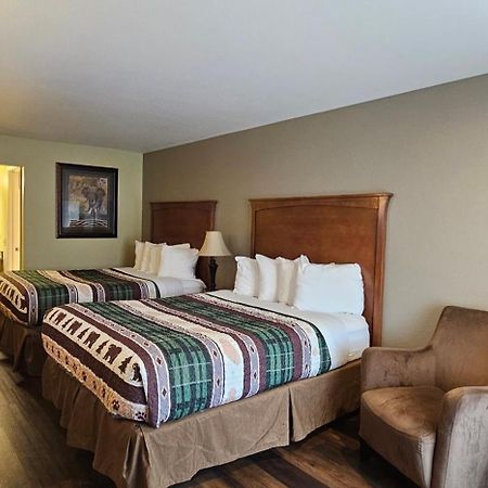 Mill Village Motel Eatonville Bagian luar foto