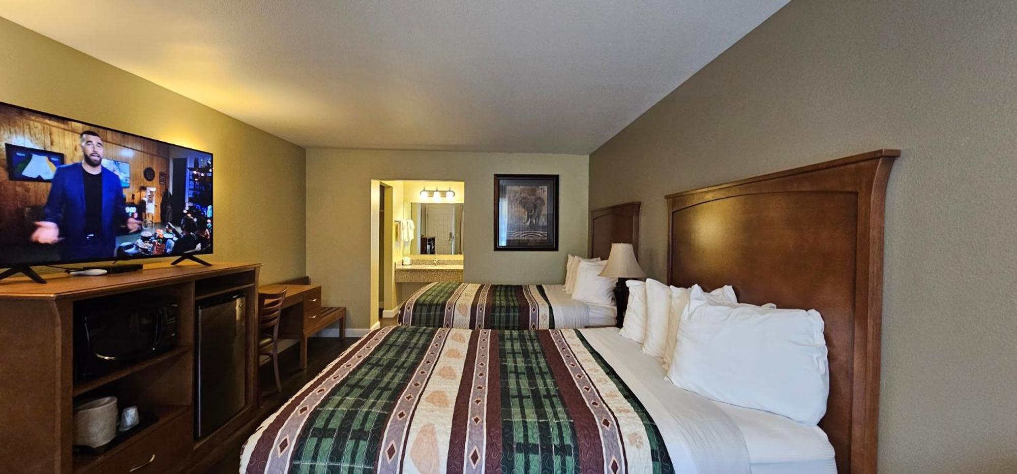 Mill Village Motel Eatonville Bagian luar foto