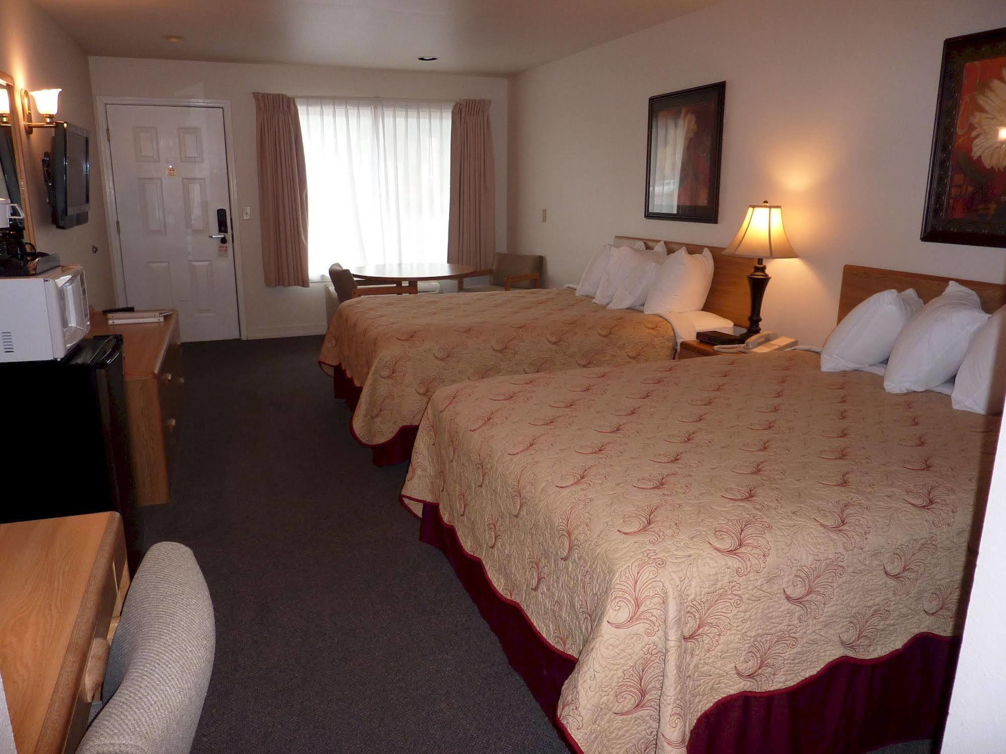 Mill Village Motel Eatonville Bagian luar foto